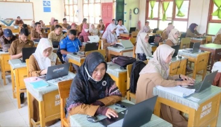 Disdik Jambi Gelar IHT Pemanfaatan Teknologi pada KMB di SMAN 2 Kerinci
