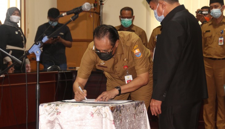 Pengukuhan Kepala Sekolah Serta Pelantikan dan Pengambilan Sumpah Jabatan Fungsional di Lingkungan Pemerintah Provinsi Jambi