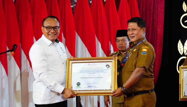 Dinas Pendidikan Provinsi Jambi Dapat Penghargaan dari Ombudsman RI