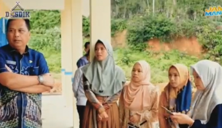 Kadisdik membuka Rangkaian HUT ke-14 SMAN 13 Kerinci serta Lokasi Pembangunan Ruang Praktik Siswa SMKN 2 Kerinci